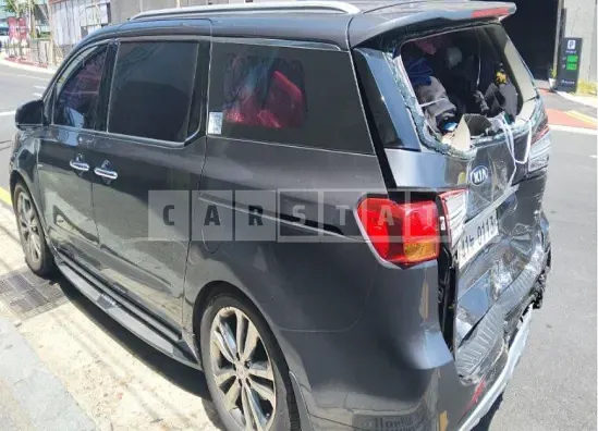 Photo 2 of 16: 2016 Kia Carnival, VIN KNAME81ABGS217435 — Korean insurance auction