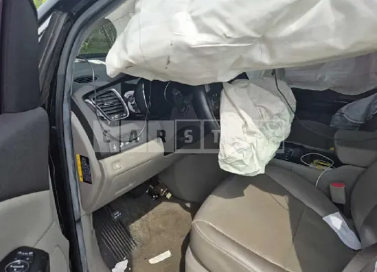 Photo 2 of 25: 2018 Kia Carnival — Korean insurance auction