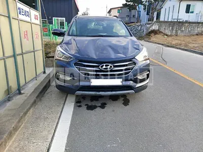 Photo 1 of 11: 2017 Hyundai Santa Fe, VIN KMHSW81UBJU773591 — Korean insurance auction