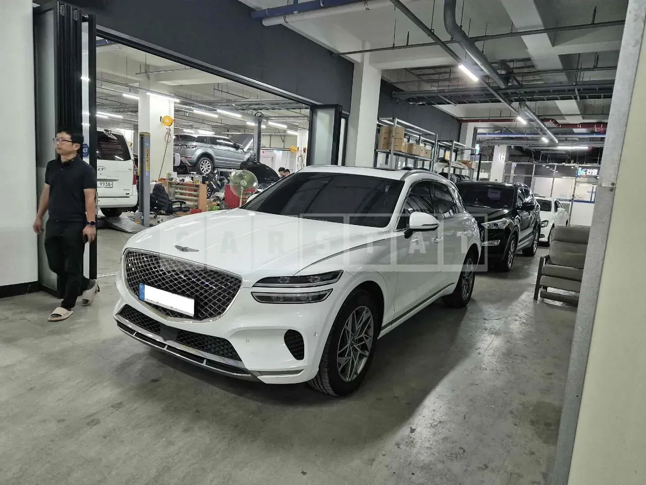 Photo 2 of 17: 2023 Genesis GV70, VIN KMTMA81BBPU121839 — Korean insurance auction
