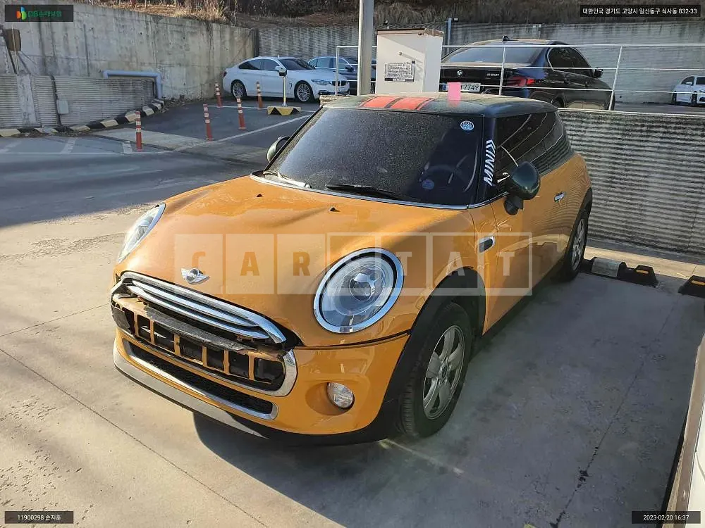 Photo 2 of 14: 2015 MINI Cooper, VIN WMWXM5105F3A12991 — Korean insurance auction