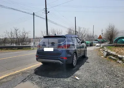 Photo 1 of 3: 2016 Hyundai Santa Fe, VIN KMHSW81UBGU695264 — Korean insurance auction