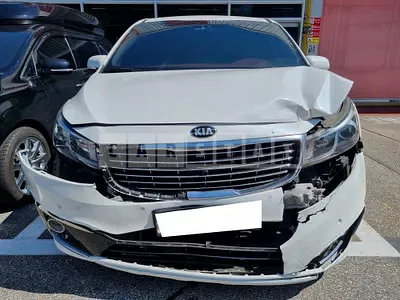 Photo 1 of 22: 2015 Kia Carnival (Diesel, 9 Seater), VIN KNAME81ABFS064494 — Korean insurance auction