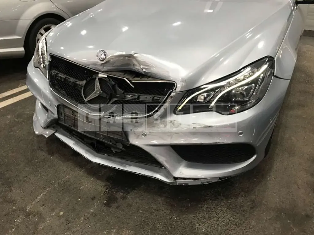 Photo 2 of 16: 2016 Mercedes-Benz E 200, VIN WDDKK3EF5GF329713 — Korean insurance auction