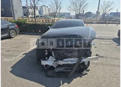 Photo 1 of 30: 2019 Mercedes-Benz E220d — Korean insurance auction