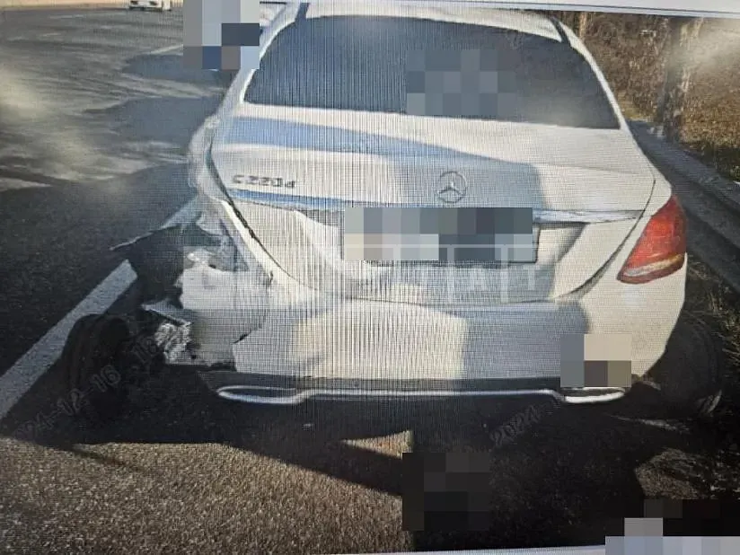 Photo 2 of 9: 2015 Mercedes-Benz C220 d — Korean insurance auction