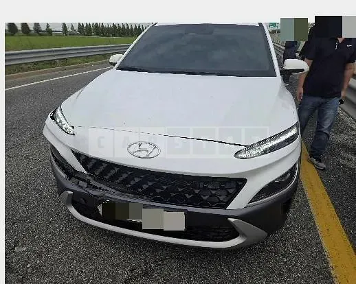 Photo 2 of 10: 2022 Hyundai Kona — Korean insurance auction