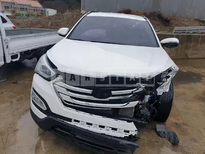 Photo 1 of 21: 2015 Hyundai Santa Fe DM, VIN KMHSW81UBFU468770 — Korean insurance auction