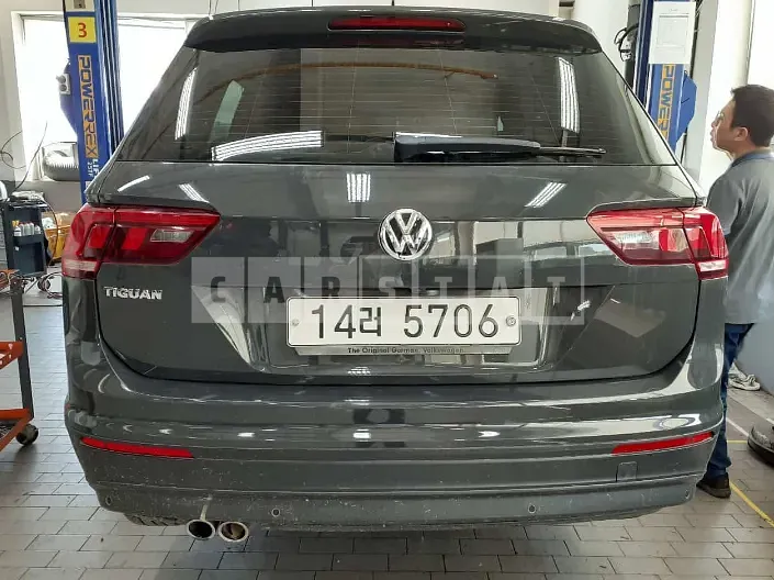 Photo 2 of 16: 2018 Volkswagen Tiguan 2.0 TDI, VIN WVGZZZ5NZJW936510 — Korean insurance auction