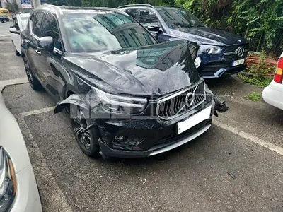 2019 Volvo XC40T4 AWD