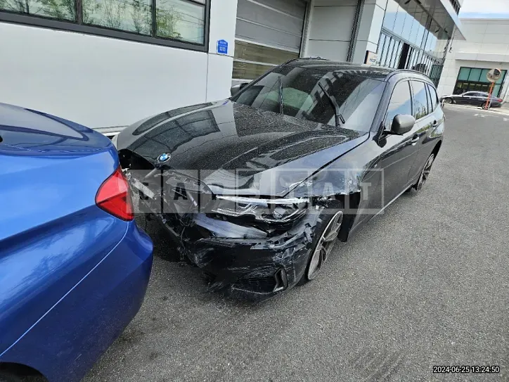 Photo 2 of 20: 2022 BMW M340i xDrive Touring — Korean insurance auction