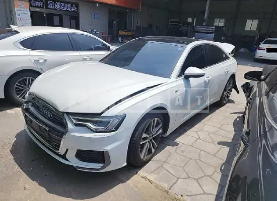 Photo 2 of 12: 2022 Audi A6 45 TFSI quattro — Korean insurance auction