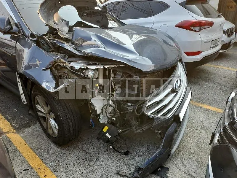 Photo 2 of 23: 2018 Hyundai Santa Fe, VIN KMHSW81UDJU865577 — Korean insurance auction