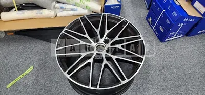 Photo 1 of 4: 2024 Porsche (parts) Cayenne Wheels — Korean insurance auction
