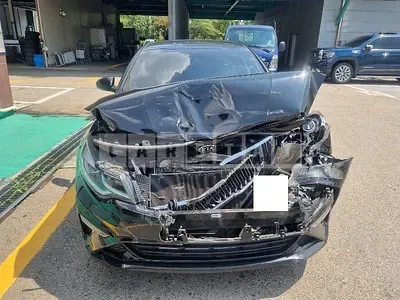 Photo 1 of 23: 2019 Kia K5 — Korean insurance auction