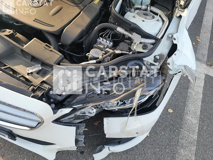 Photo 2 of 9: 2015 Mercedes-Benz E300 4Matic — Korean insurance auction