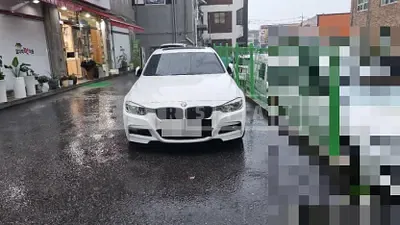Photo 1 of 13: 2018 BMW 320i — Korean insurance auction