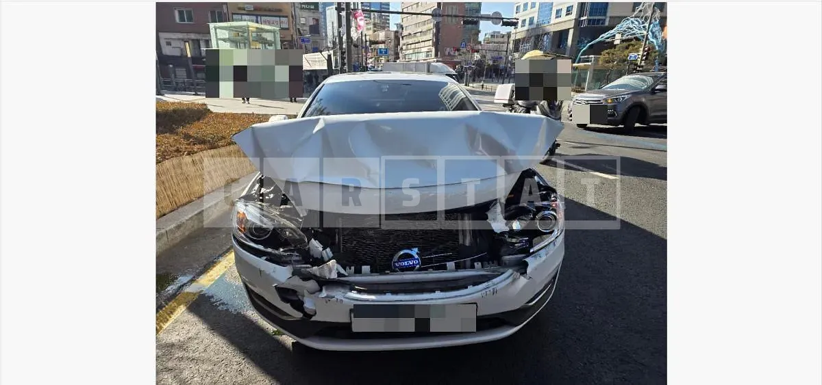 Photo 2 of 8: 2017 Volvo S60D3 — Korean insurance auction