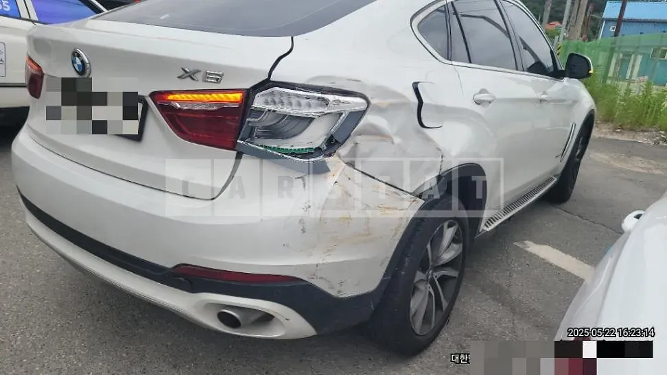 Photo 2 of 10: 2015 BMW X6 xDrive30d — Korean insurance auction