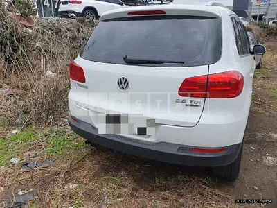 Photo 1 of 8: 2015 Volkswagen Tiguan 2.0 TDI Blue Motion, VIN WVGZZZ5NZFW562988 — Korean insurance auction