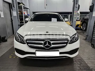 Photo 1 of 23: 2019 Mercedes-Benz E 300 — Korean insurance auction