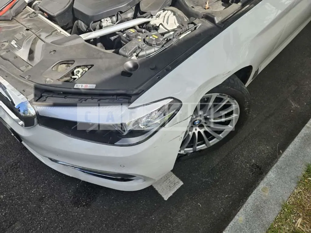 Photo 2 of 50: 2019 BMW 520i Luxury, VIN WBAJK7101KGL29139 — Korean insurance auction