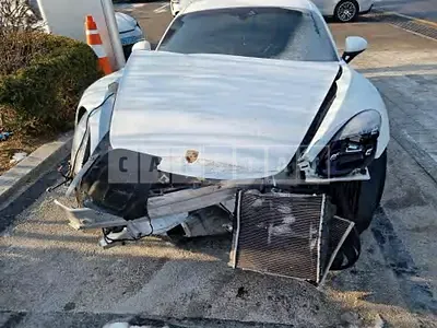 Photo 1 of 27: 2019 Porsche 718 Cayman, VIN WP0AA2981KS261375 — Korean insurance auction
