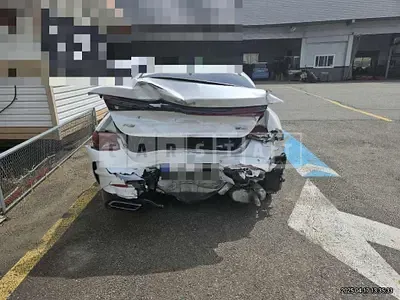 Photo 1 of 8: 2022 Kia K5 Hybrid — Korean insurance auction