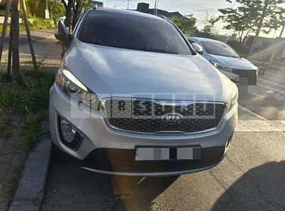 Photo 1 of 10: 2015 Kia Sorento — Korean insurance auction