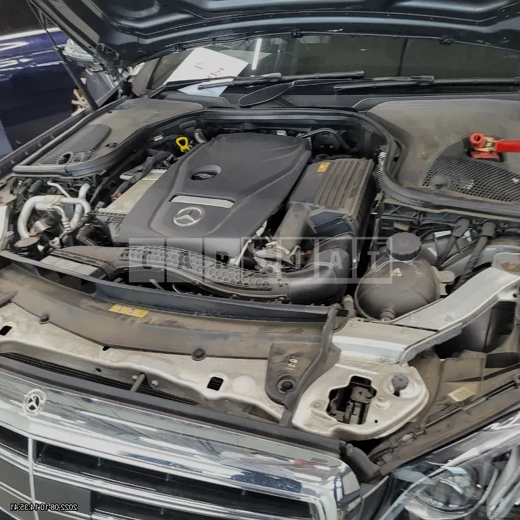 Photo 2 of 9: 2020 Mercedes-Benz E 300 4Matic, VIN W1KZF4KB5LA852957 — Korean insurance auction