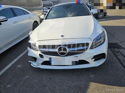 Photo 1 of 52: 2023 Mercedes-Benz C200 Coupe — Korean insurance auction