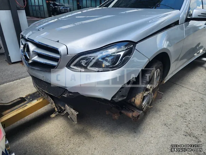 Photo 2 of 5: 2016 Mercedes-Benz E220 BlueTec, VIN WDDHF0AB6GB287897 — Korean insurance auction