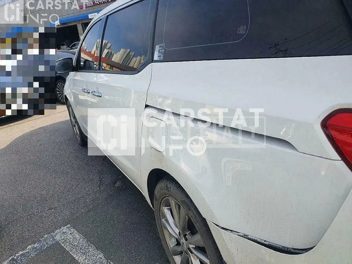 Photo 2 of 11: 2018 Kia Carnival 9-Seater, VIN KNAMC81ABKS481381 — Korean insurance auction