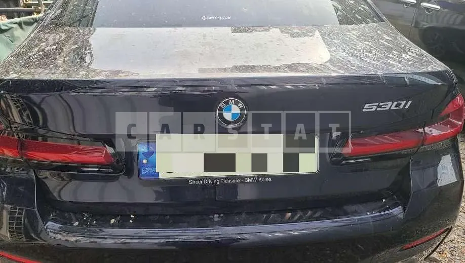 Photo 2 of 30: 2021 BMW 530i — Korean insurance auction