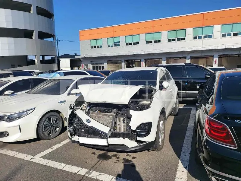 Photo 2 of 9: 2018 Kia Sportage, VIN KNAPN815GJK483155 — Korean insurance auction