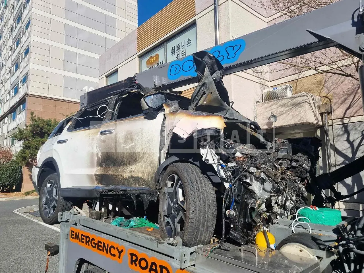 Photo 2 of 22: 2023 Hyundai Palisade, VIN KMHR281EBRU732362 — Korean insurance auction