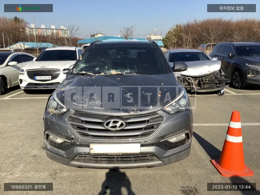 Photo 2 of 17: 2016 Hyundai Santa Fe, VIN KMHSW81XBGU622720 — Korean insurance auction