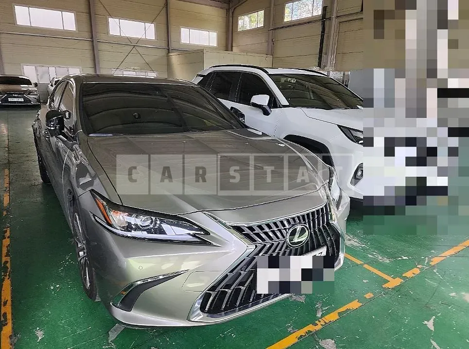 Photo 2 of 9: 2022 Lexus ES300h, VIN JTHBA1C14P2012584 — Korean insurance auction