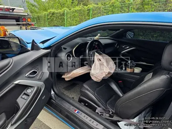 Photo 2 of 6: 2017 Chevrolet Camaro — Korean insurance auction