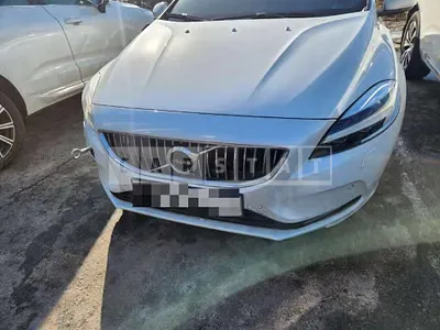 Photo 1 of 18: 2018 Volvo V40D3 — Korean insurance auction