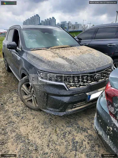 Photo 1 of 4: 2021 Kia Sorento Hybrid, VIN KNARH81GBMA043512 — Korean insurance auction