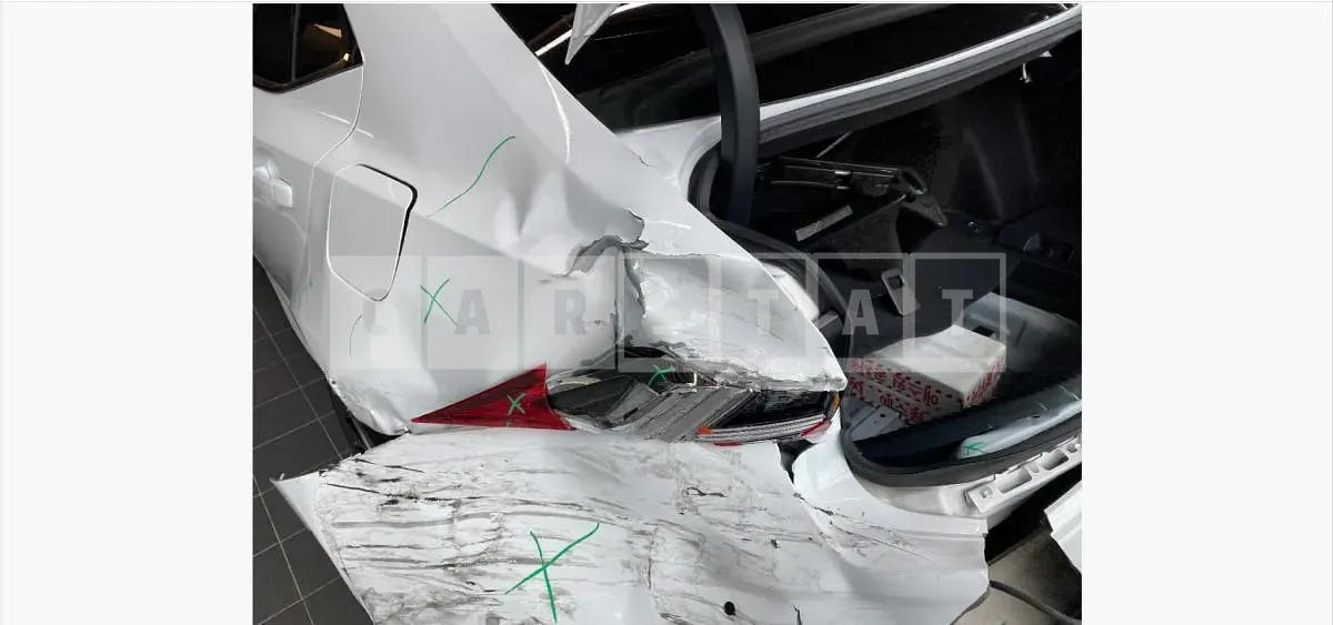 Photo 2 of 23: 2017 Lexus IS200T — Korean insurance auction