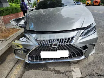 Photo 1 of 45: 2025 Lexus ES300h — Korean insurance auction