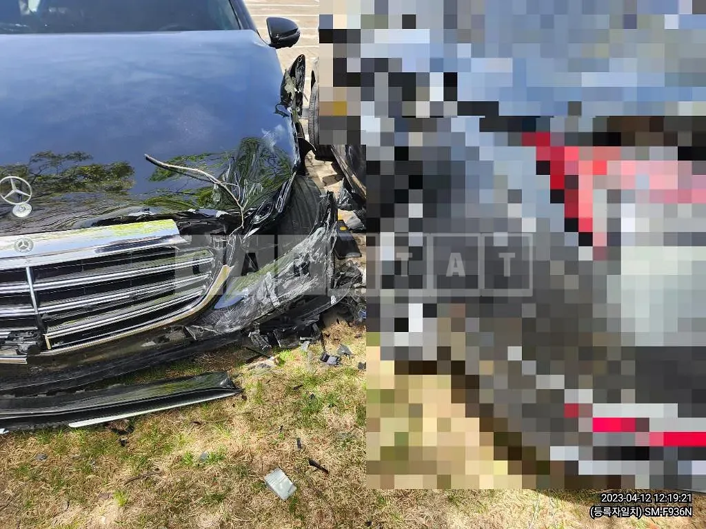 Photo 2 of 6: 2019 Mercedes-Benz E300 4Matic, VIN WDDZF4KB9KA612700 — Korean insurance auction