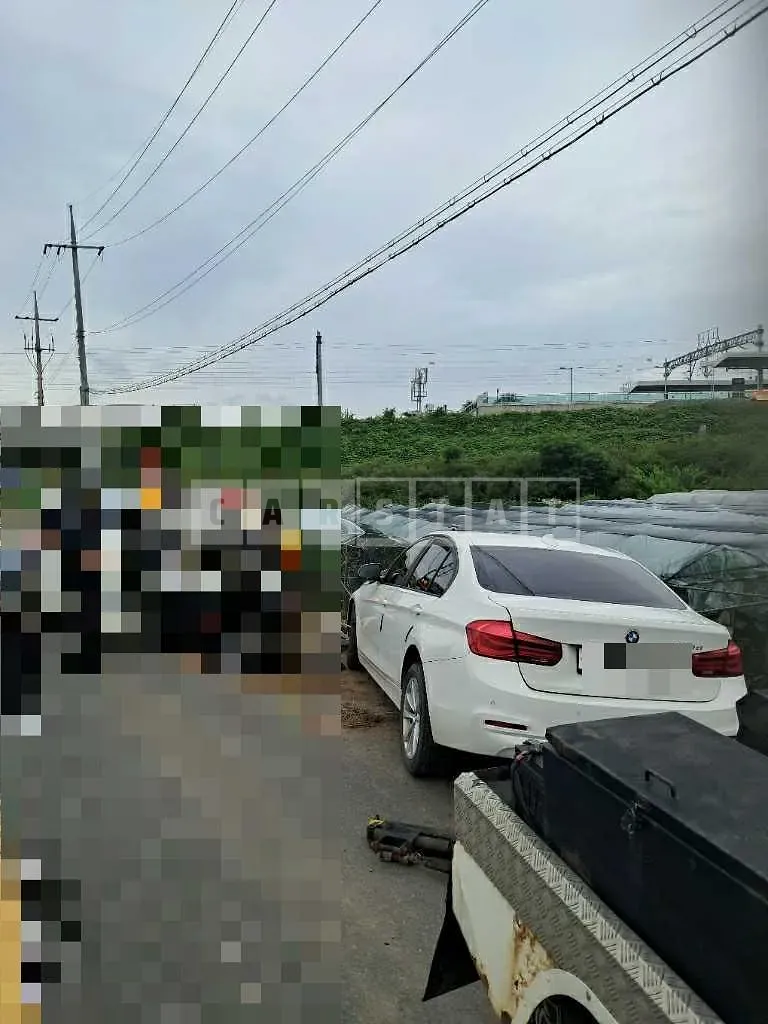 Photo 2 of 14: 2018 BMW 320d — Korean insurance auction