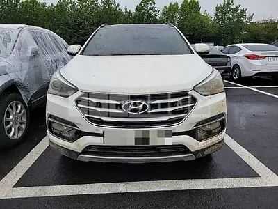 Photo 1 of 7: 2016 Hyundai Santa Fe, VIN KMHSW81UBGU597280 — Korean insurance auction
