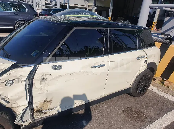 Photo 2 of 16: 2020 MINI Cooper Clubman, VIN WMWXJ3103L2L61840 — Korean insurance auction