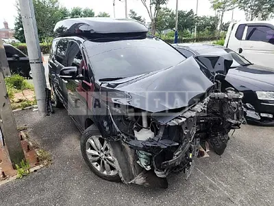 Photo 1 of 21: 2017 Kia Carnival High Limousine, VIN KNAME811BHS334681 — Korean insurance auction