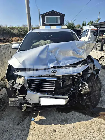Photo 1 of 11: 2017 Kia Carnival, VIN KNHMF37ABHS316750 — Korean insurance auction