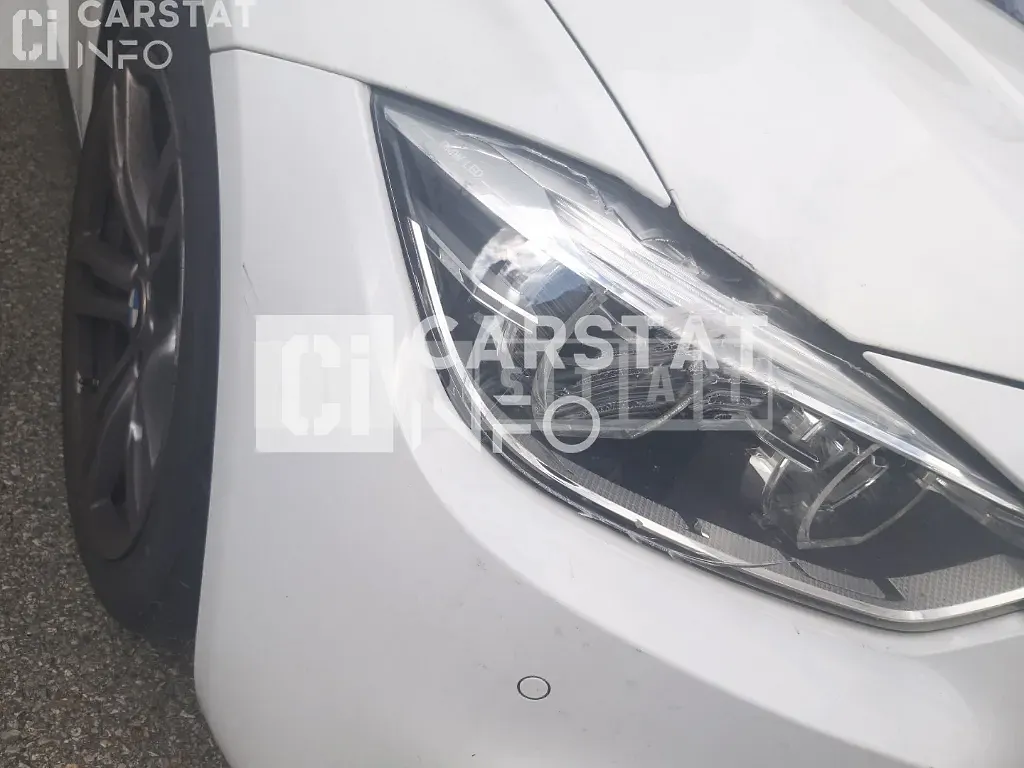 Photo 2 of 31: 2018 BMW 330e iPerformance, VIN WBA8E1107JK422391 — Korean insurance auction